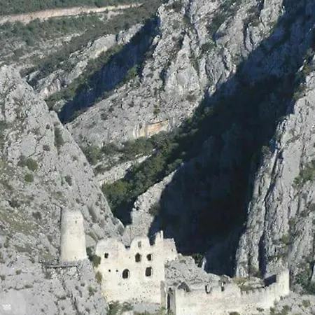 Goga Holiday home *